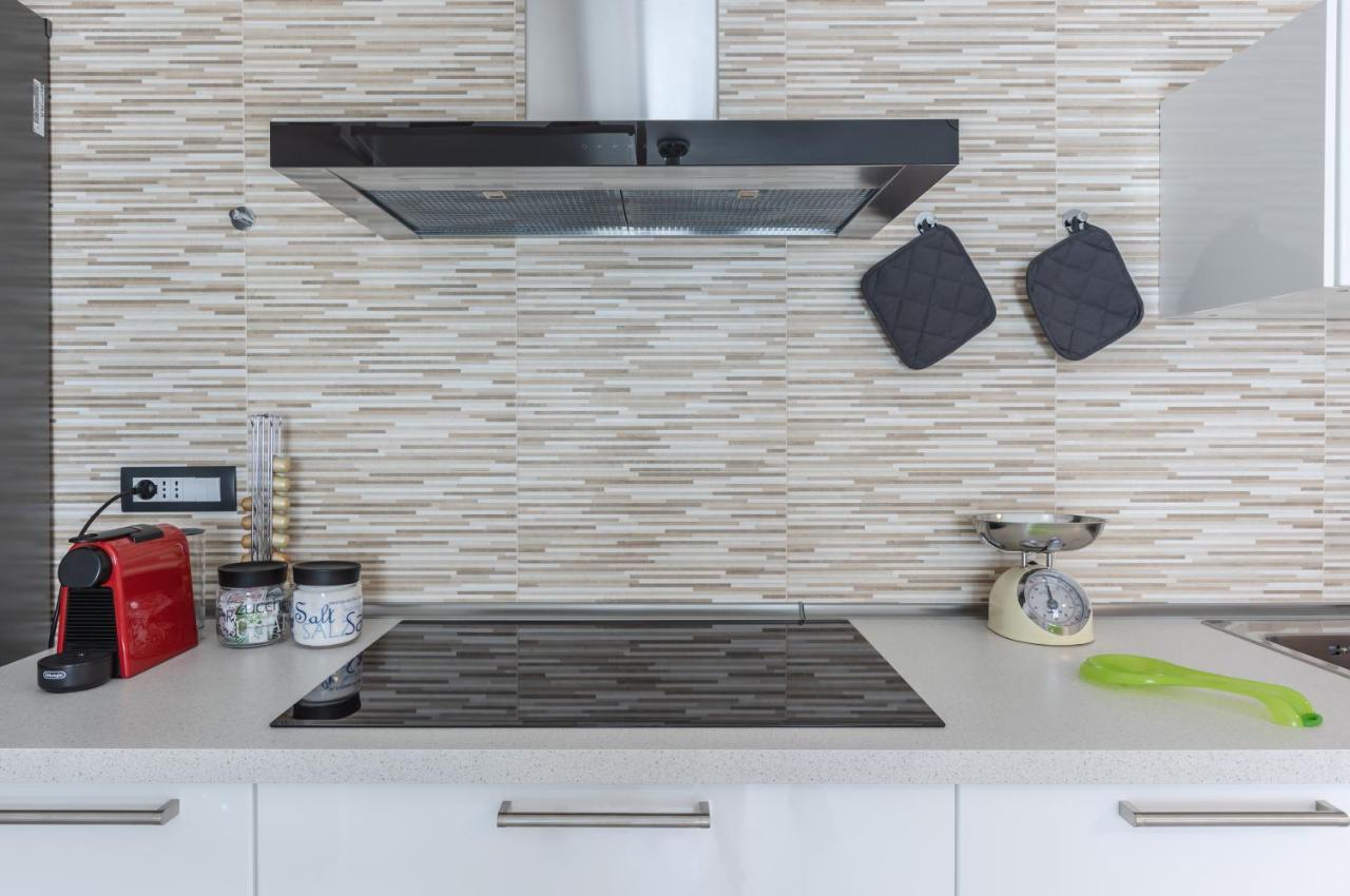Pula Comfy Apartment W/ Private Parking エクステリア 写真
